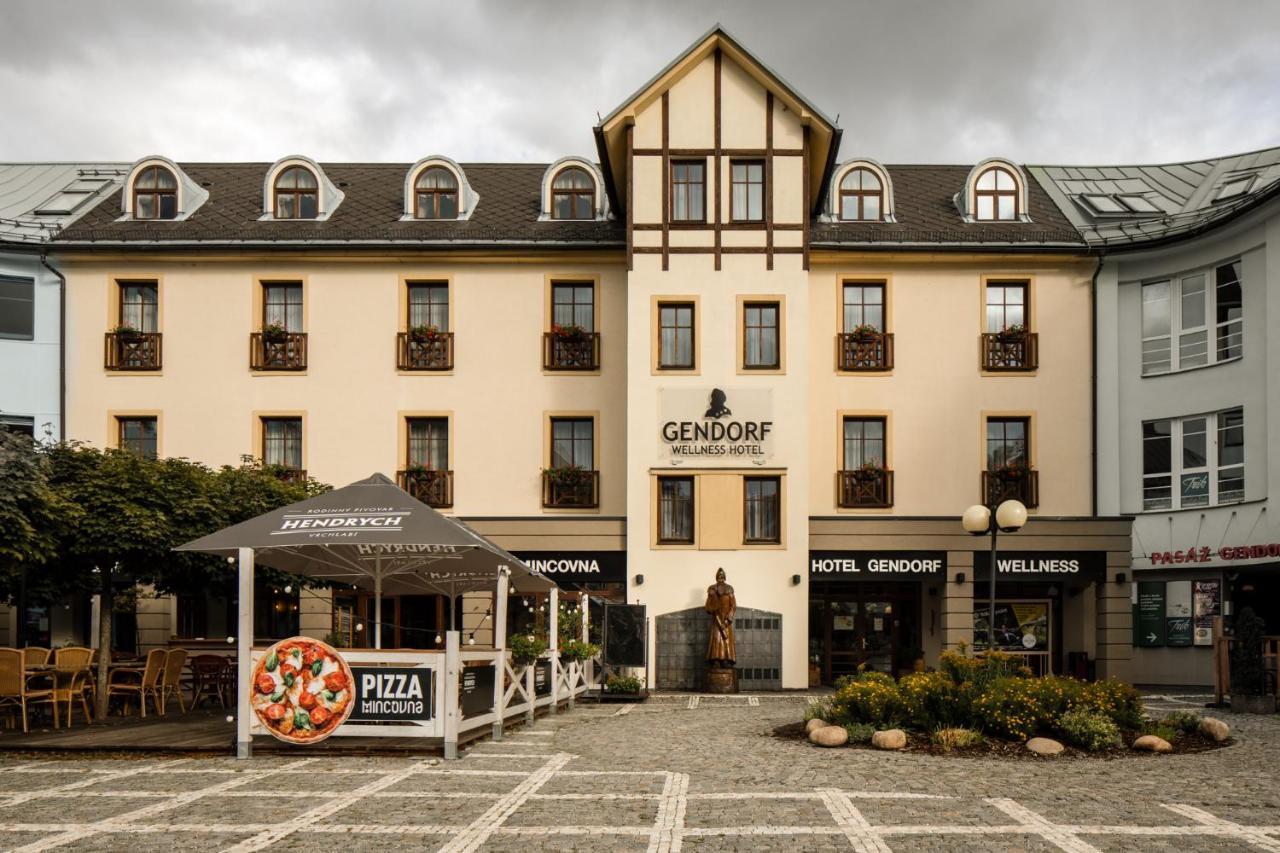 Hotel Gendorf วัลคาบี ภายนอก รูปภาพ